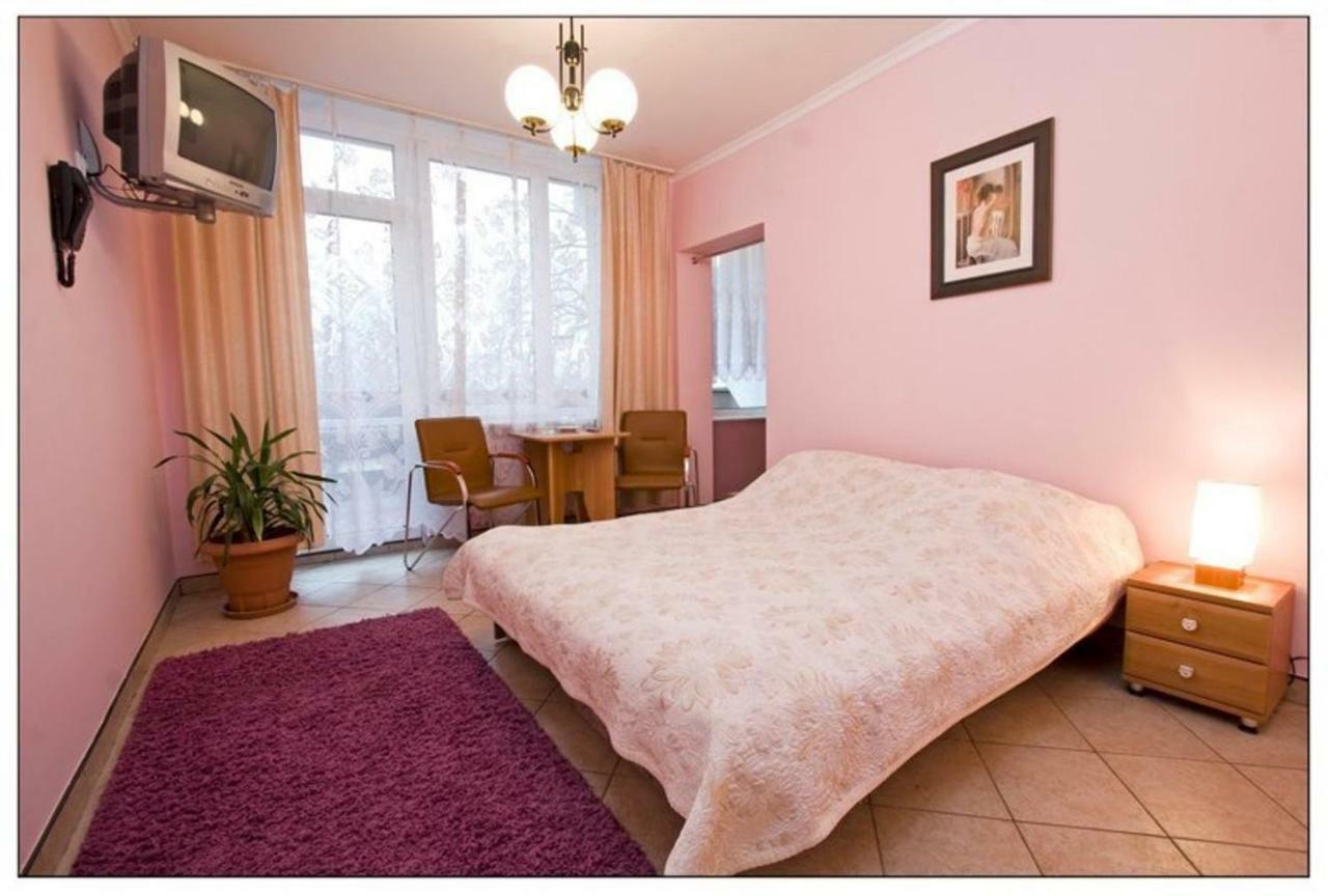 Bialy Orzel Aparthotel Пшемишъл Екстериор снимка