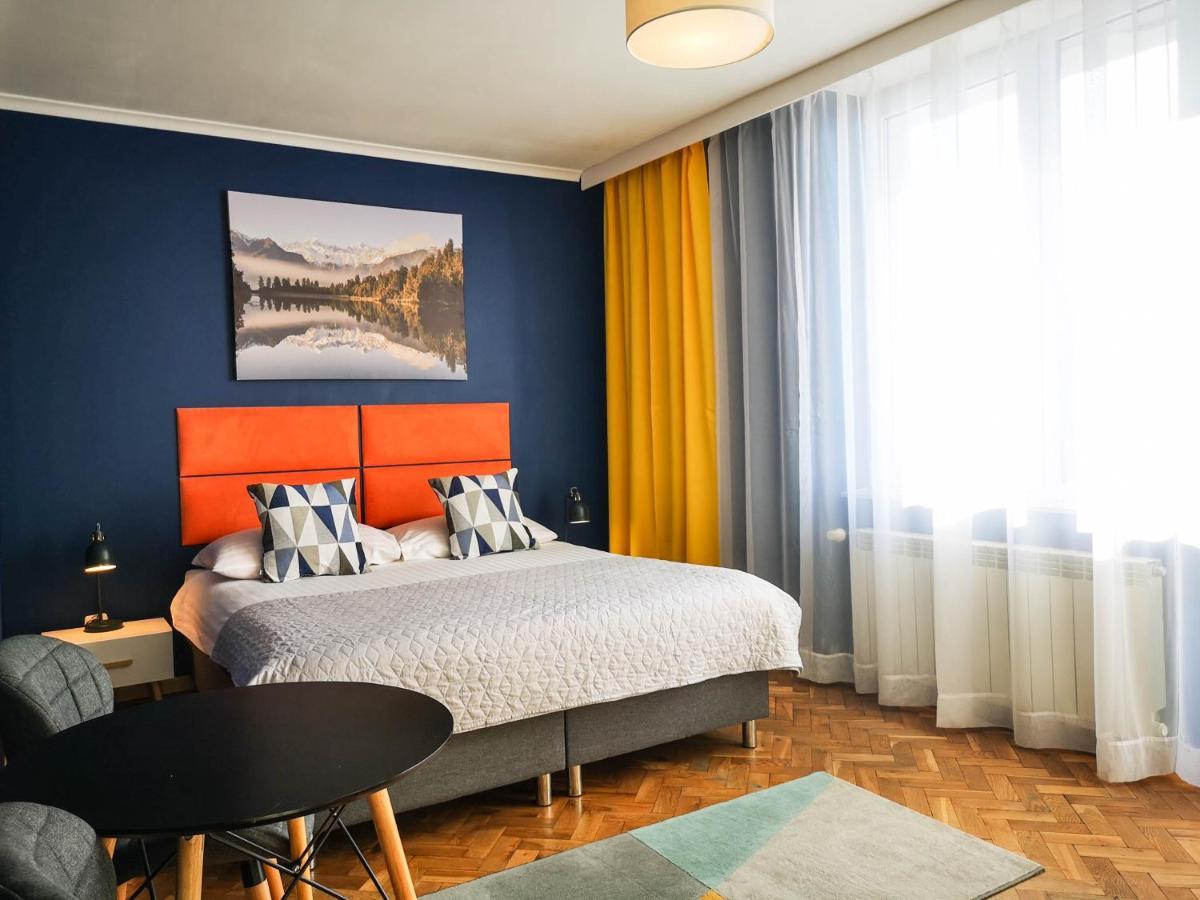 Bialy Orzel Aparthotel Пшемишъл Екстериор снимка