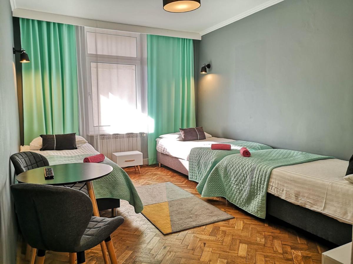 Bialy Orzel Aparthotel Пшемишъл Екстериор снимка